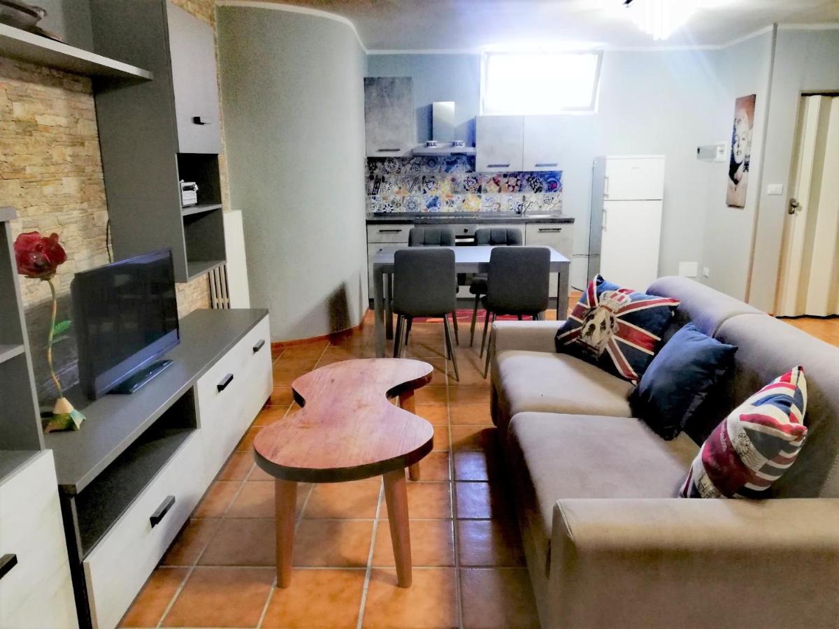 La Taverna Appartamento Scala A Chiocciola Follonica Luaran gambar