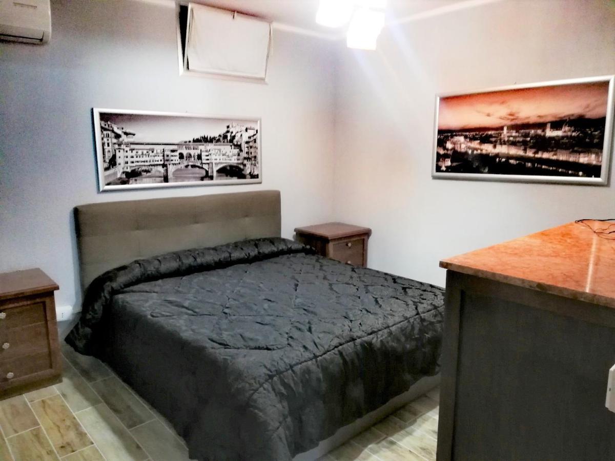 La Taverna Appartamento Scala A Chiocciola Follonica Luaran gambar